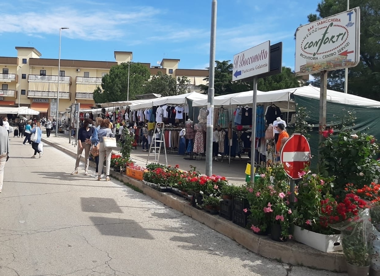 Mercato settimanale: tra criticità, vivibilità e rilancio del commercio locale